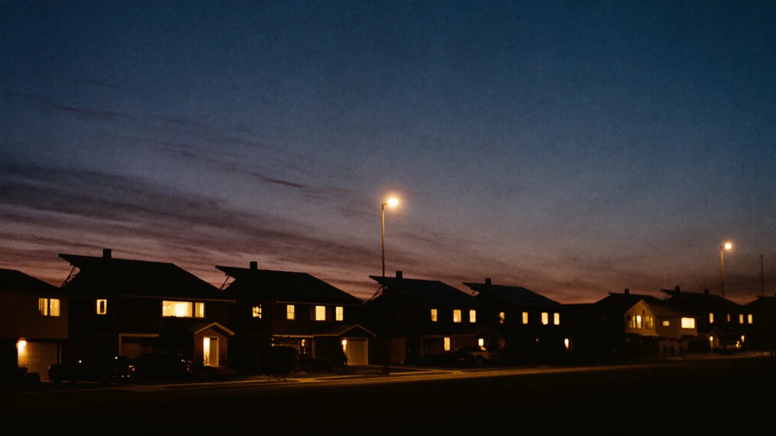 The Evening Peak Trap: Why Cheap Daytime Solar Isn\'t Fixing Your Power Bill