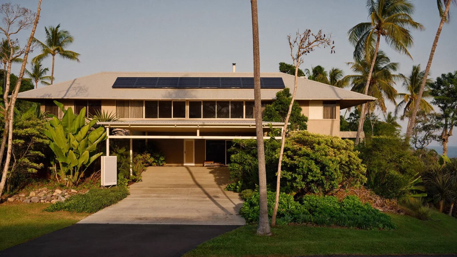 Solar Batteries NT 2026: Federal Rebate, Wet Season and What to Buy